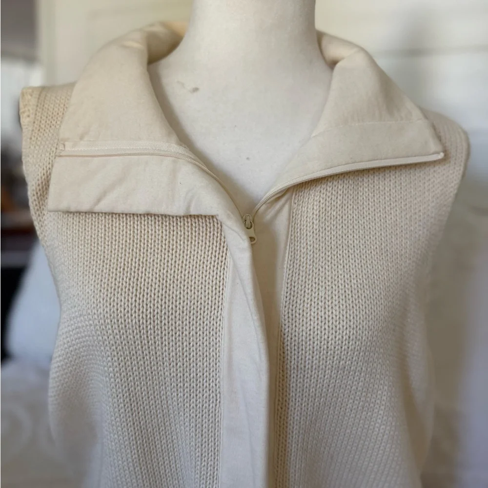 Eileen Fisher Cream Knit Sleeveless Zip-Up Vest